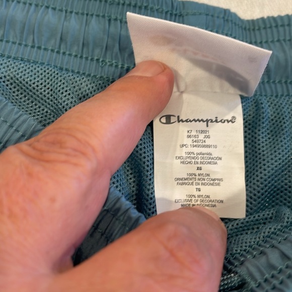 B05008 NWT- CHAMPION SHORTS SZ XL - Picture 3 of 11